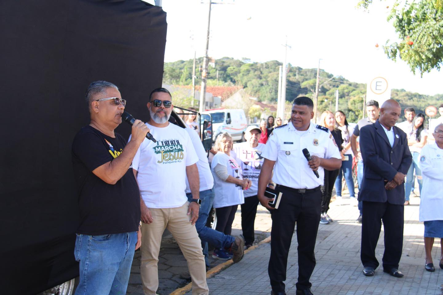  1ª Marcha para Jesus em Pariquera Açu reúne centenas de fiéis em um evento emocionante