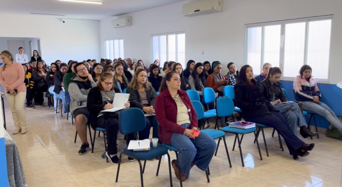 1º Encontro de Colaboradores da Educação Especial de Jacupiranga: Um Passo em Direção à Educação Inclusiva