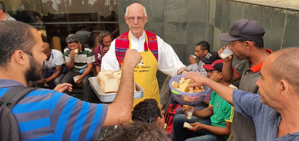 A Luz na Escuridão da Cracolândia: A Batalha de Padre Júlio Lancellotti Contra a Indiferença