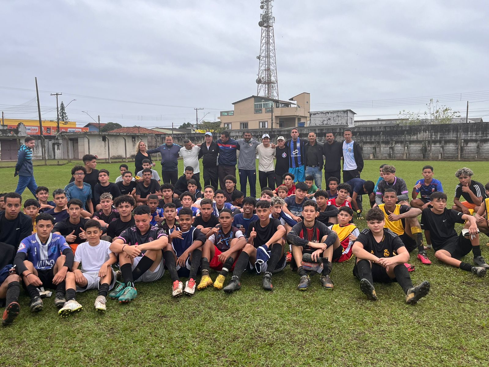 Avaliação do São Paulo Futebol Clube em Iguape: Uma Demonstração de Talento e Determinação Apesar da Chuva