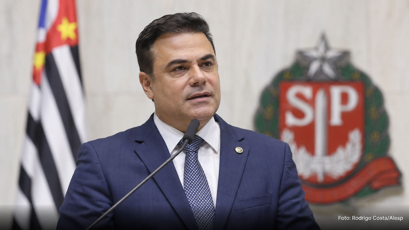 Deputado da bancada evangélica é detido após disparo de arma em balada de São Paulo; apresentador da Globo é atingido