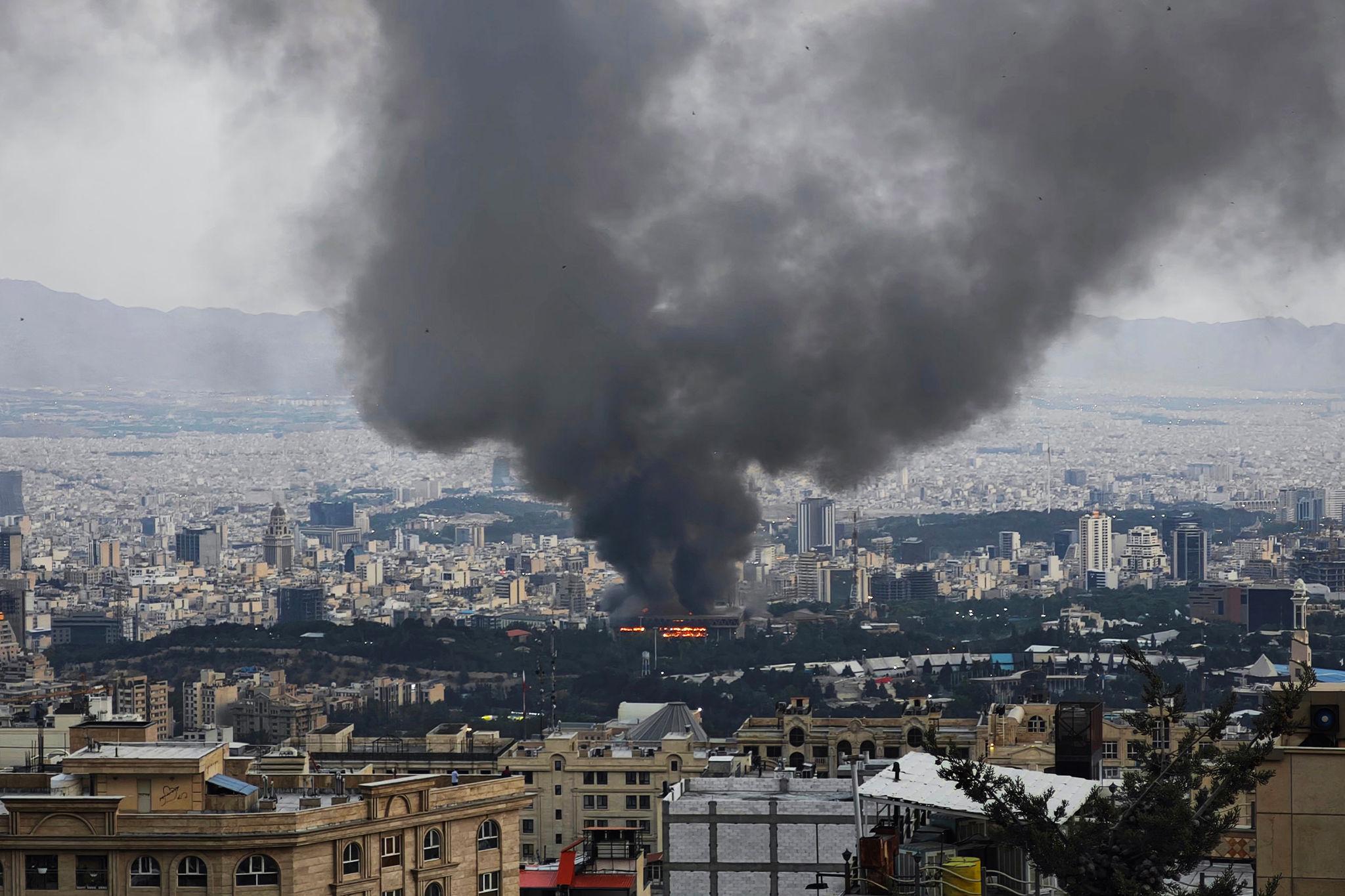 EUA e Israel lançam ataques conjuntos ao Irã e internacionalizam crise no Oriente Médio
