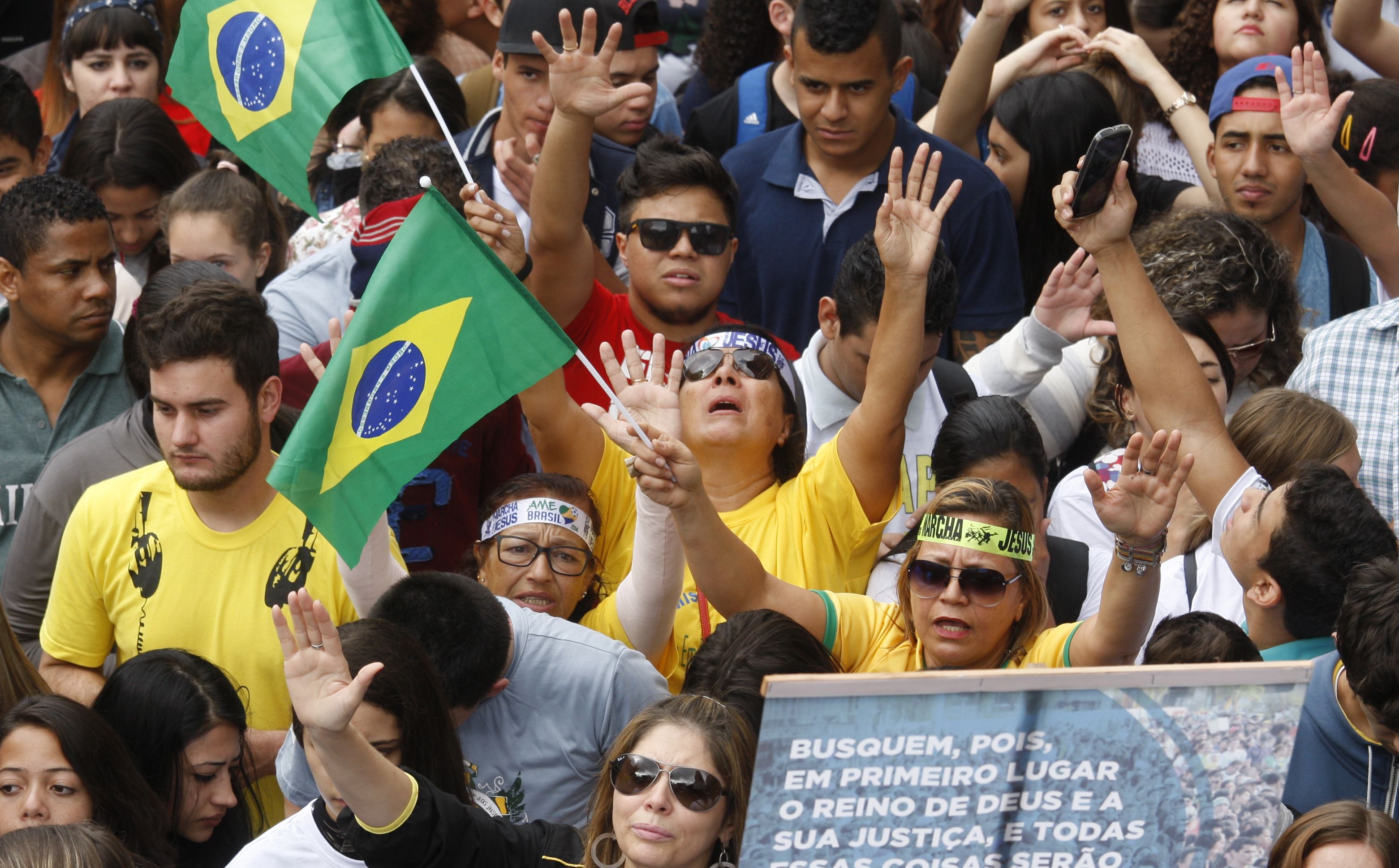 Evangélicos no Brasil representam um terço da população do país