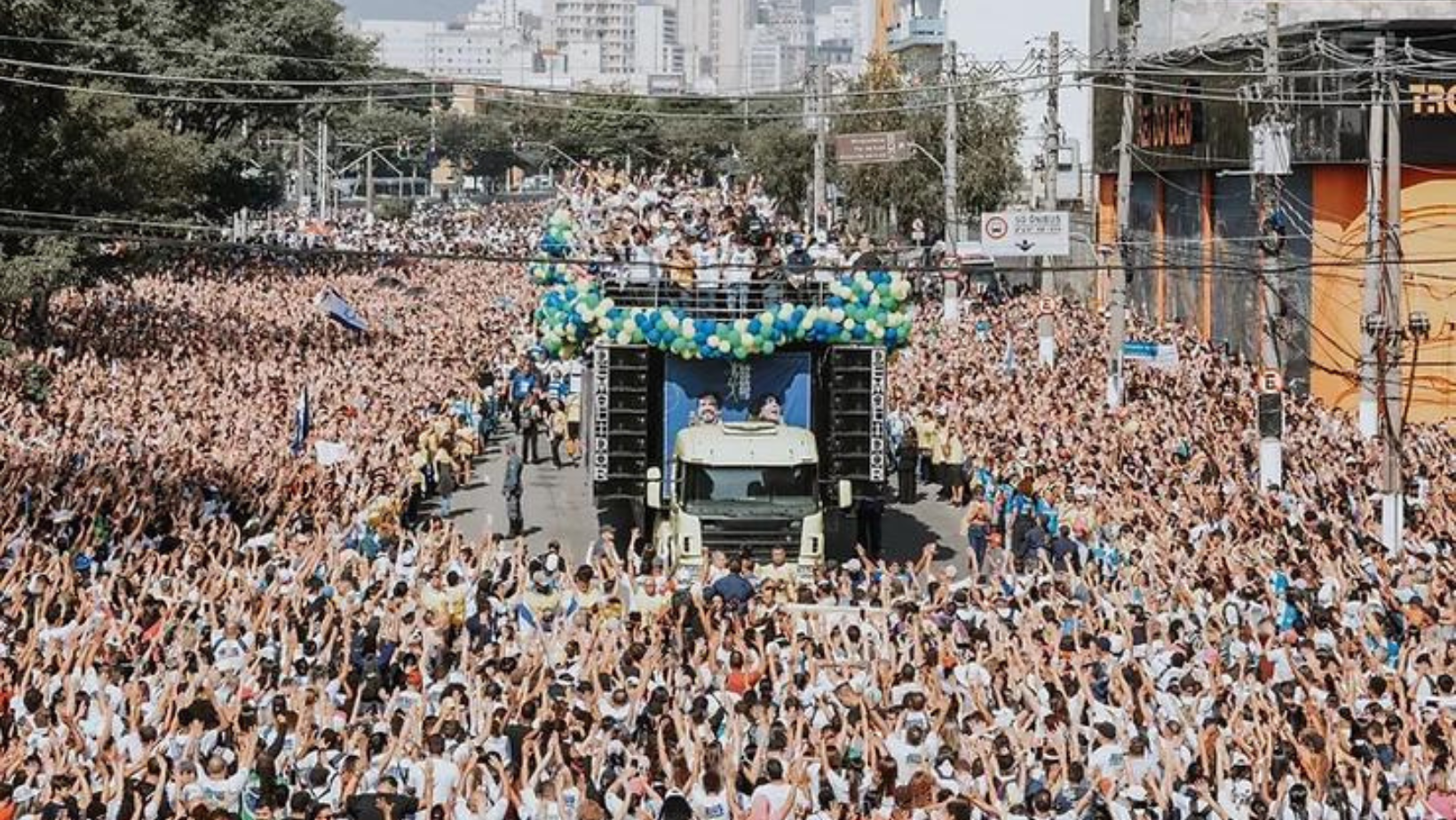 Marcha para Jesus atrai multidão de fiéis 