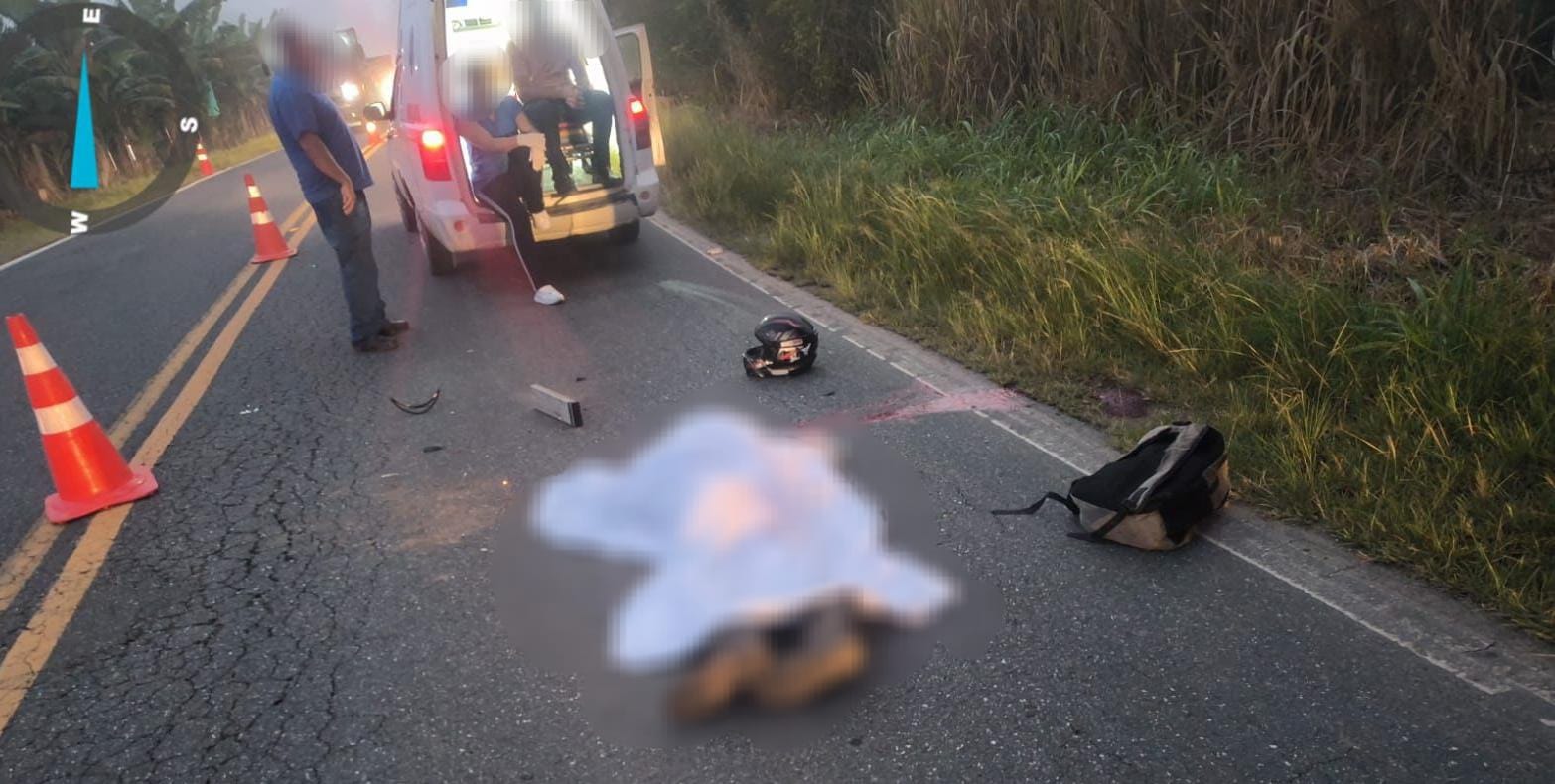 Motociclista morre após colisão com caminhão na SP-165, em Eldorado