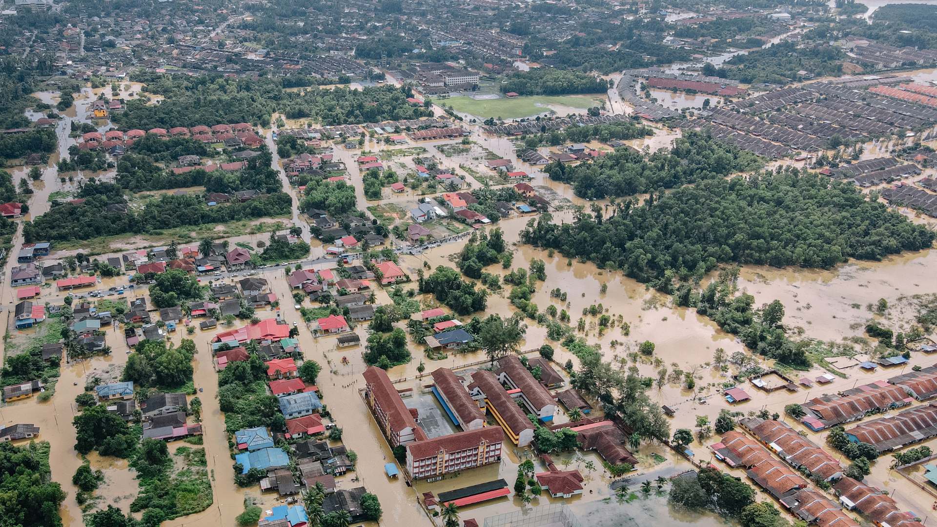 Neoenergia do Vale do Ribeira alerta sobre segurança elétrica durante chuvas: dicas essenciais para evitar riscos