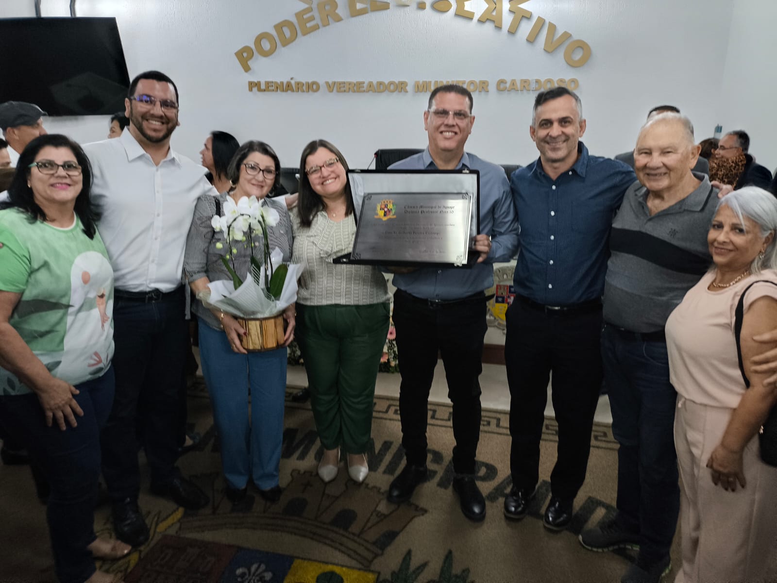 Professor Gilberto Pereira Camargo recebe homenagem como “Professor Nota 10” em Iguape